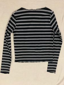Fit Black Lineing Top