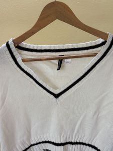 H&amp;M White Cropped Sweater