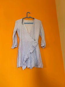 A Dress That&#39;s Xs Size