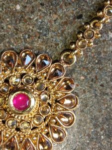 Gold Tone Necklace
