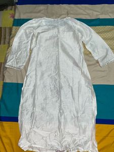 Elegant White Embroidered Kurta