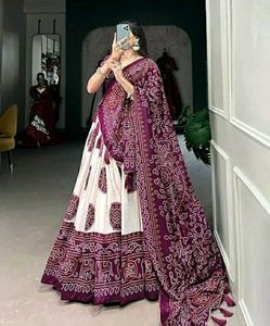 Art Womens Printed Lehenga Choli Set With Gifts