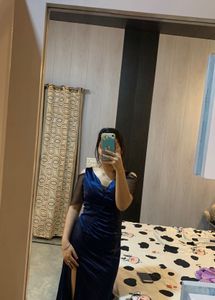 Beautiful Mid Slit Party Dress🎀🐬💙
