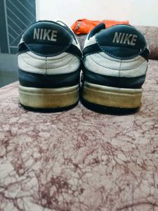 Off-grey Casual Sneakers