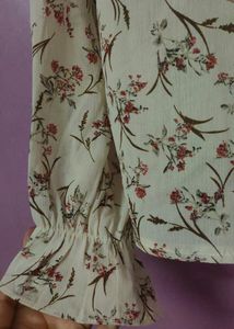 Imported Brand New Floral Top 🎀