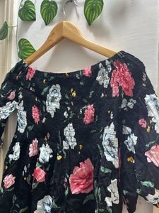 💕Korean Off Shoulder, Floral Top💕
