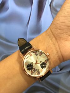 Floral Accent Wristwatch