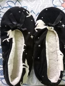 Room Slippers Size 4.5_ 5