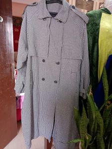TRENCH COAT