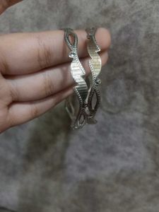 Silver Tone Metal Bangle