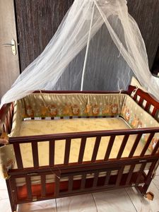 Wooden Baby Crib with Mattress