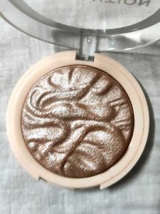 Makeup Revolution Highlighter Reloaded