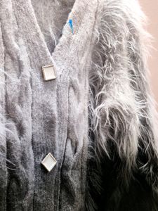 women&#39;s imported cardigan with a Vneck