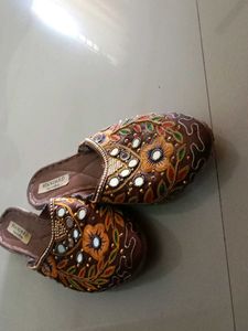 Kollapuri Juti Embroidered