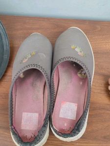 Embroidered Floral Comfort Slippers