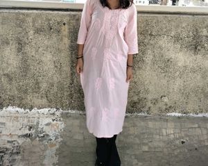 Elegant Pink Embroidered Kurta