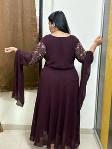 long sleeves gown with choker