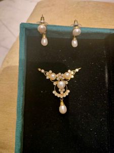 Original Pearl and Rhinestone Jewelry Set