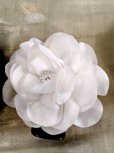Floral Hair Clips - Elegant Accessories