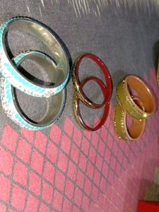 Vintage Gold Floral Bangles - Set of 2