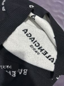 Balenciaga Cardigan Monogram Unisex Lana Wool😍❄️