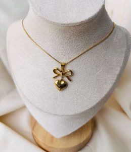 Anti Tarnish Necklace  Old Money Pintrest