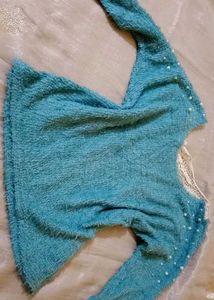 Woman&#39; pearl design top