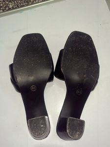 shoetopia black heels!!