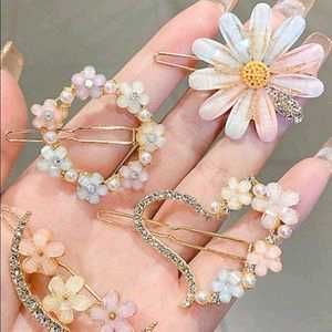 Misscutiecle Floral Hair Clip Set Of 4