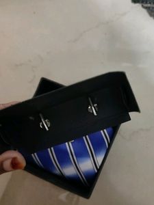 Tai And Cufflinks Set