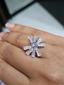 Sparkling Floral Ring