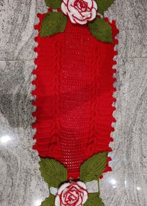 Crochet Table Met With 3D Flowers