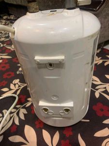 V Guard Zio Plus 3 Litter Geyser.