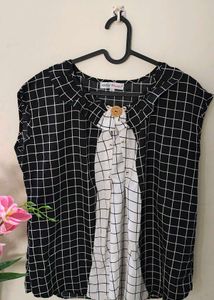 Chic Sleeveless Checkered Top