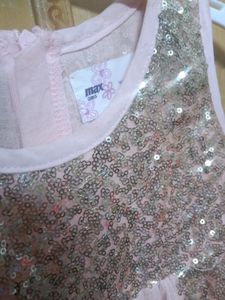 A Never Used , Beautiful One Piece Dress 👗