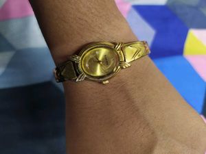 SONATA Women Golden Analogue Watch