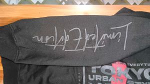 Breakpoint Tokyo Japan Urban Style Black Hoodie (S