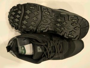 Black Trekking Shoes size 8 🔥
