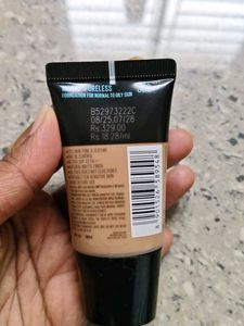 Maybelline Fit Me Foundation - 330