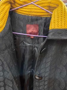 Elegant Black &amp; Gold Patterned Coat