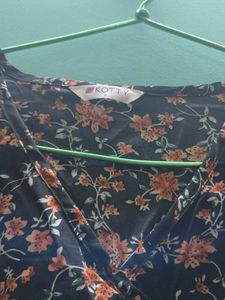 Floral Print Tie-Waist Top