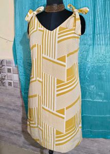 Size M🎁Buy 2 Get 1 Free🎁Mustard Showroom Dress