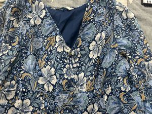 V neck Floral Print Top