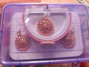 Pink jewellery set
