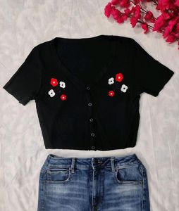 Korean Crop Top With Beautiful Flowers On It 🌺