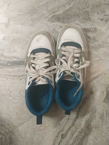Red Tape Sneakers