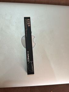 MAC Studio Fix Eye Pencil