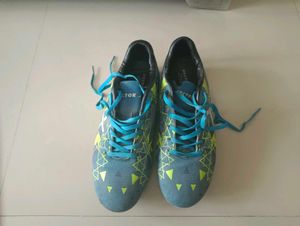 Vector X Soccer Cleats - Geometric Design