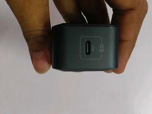 Spigen PowerArc 30w Charger
