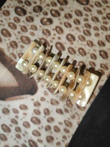 Classy Pearl Bracelet